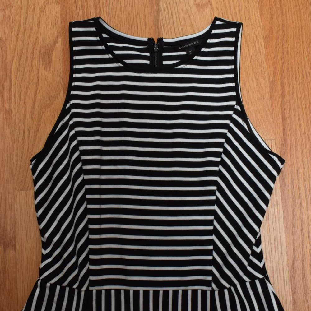 Banana Republic Striped Ponte Dress in Women's Size 6T - Picture 3 of 15